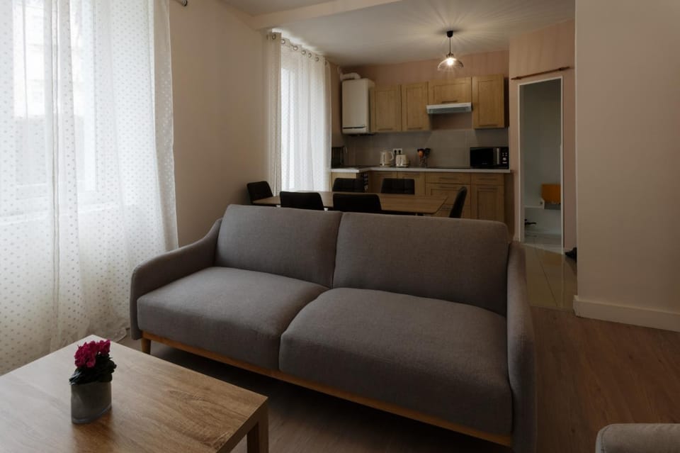 L'Hibiscus Rouge Apartment in Brest