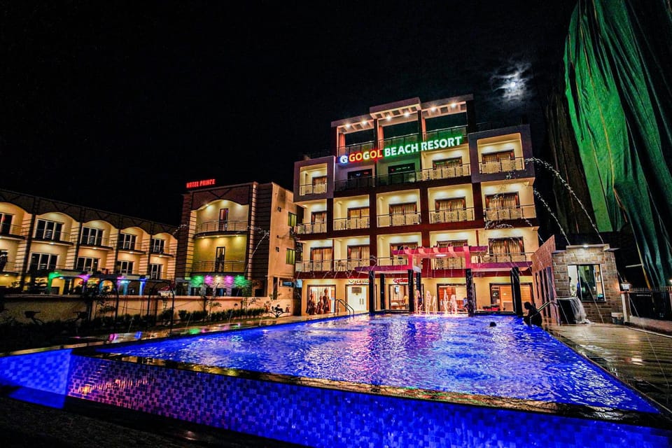 Property building, Night, City view, Pool view, Swimming pool, Swimming pool, Location