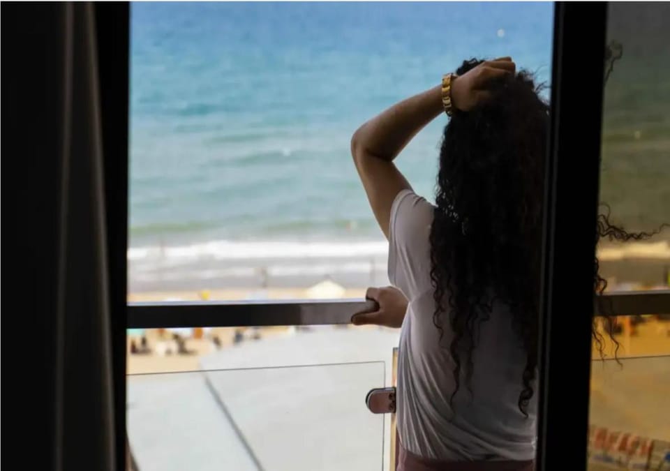People, Balcony/Terrace, Beach, Sea view