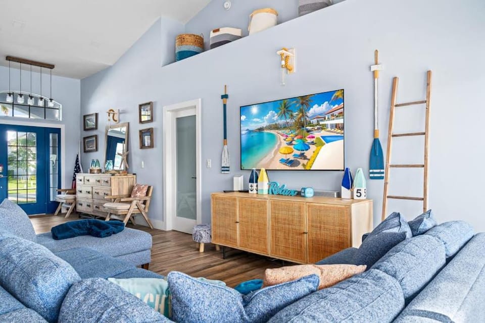 Blue Canal Getaway House in Marco Island