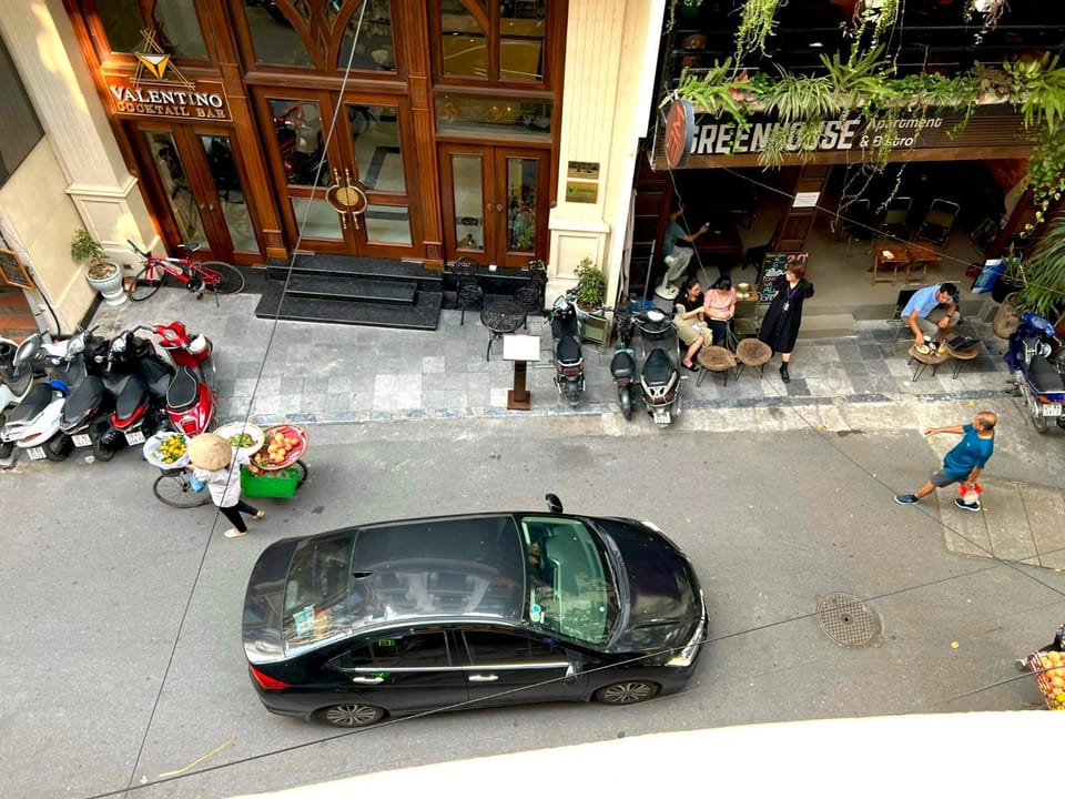 Neighbourhood, Street view, Quiet street view