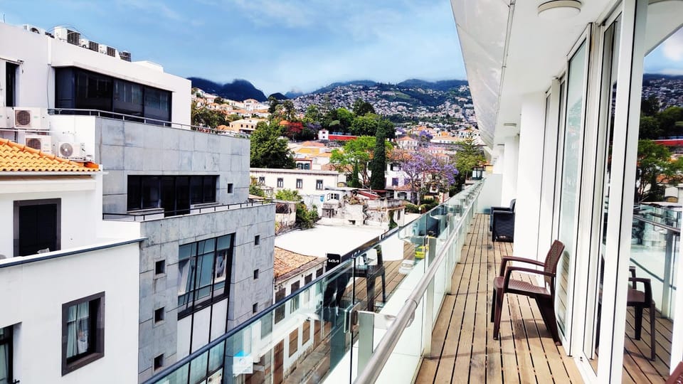 View (from property/room), Balcony/Terrace, Mountain view, Street view
