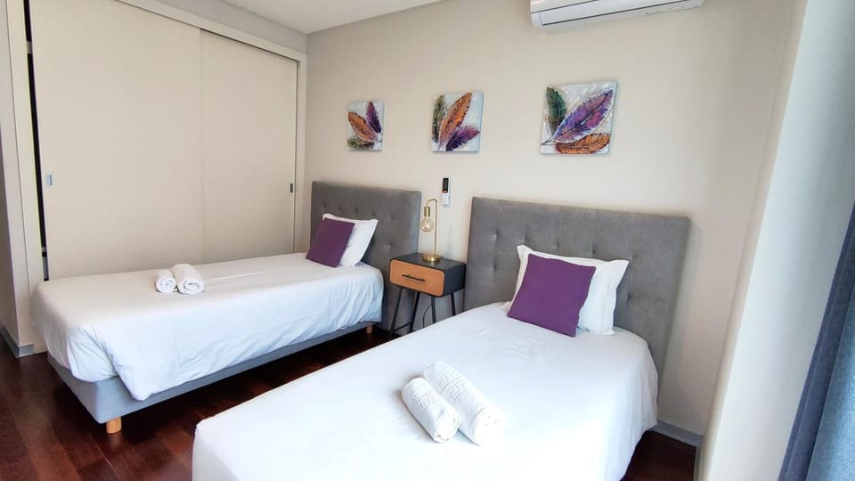Bed, Bedroom, air conditioner