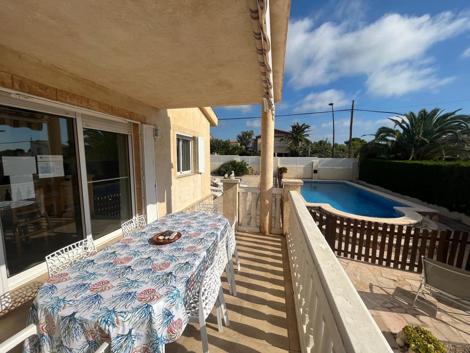 Balcony/Terrace, Swimming pool