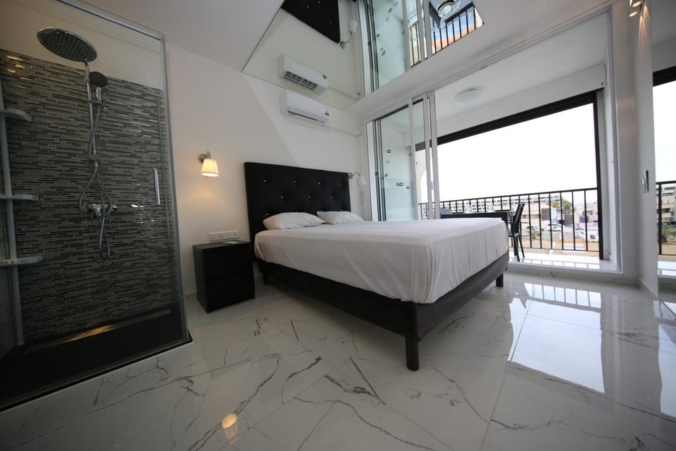 Bed, Balcony/Terrace, Photo of the whole room