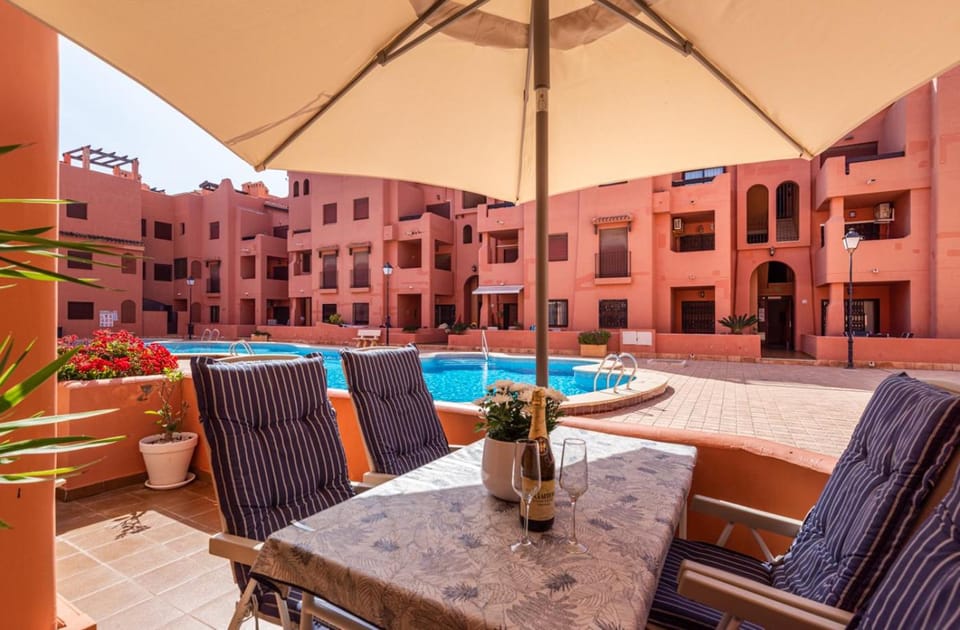 Balcony/Terrace, Dining area, Swimming pool