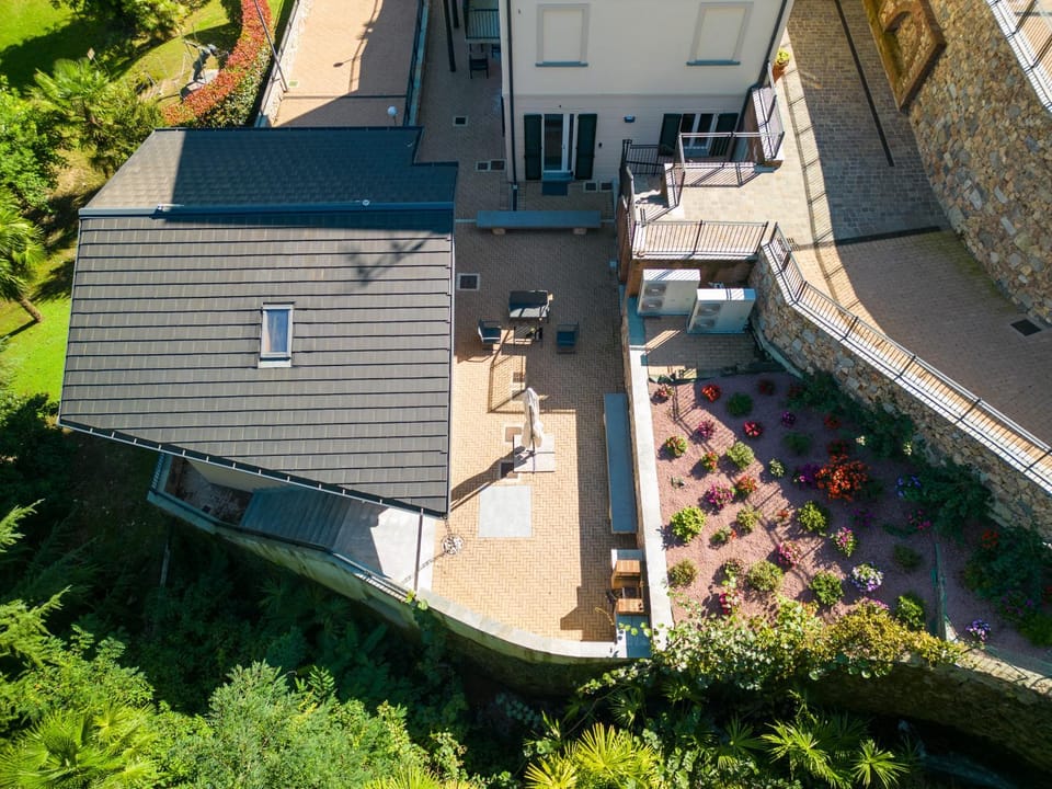 Patio, Bird's eye view