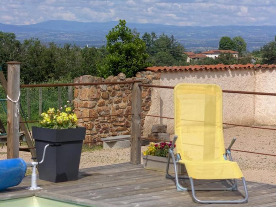 Spacieux gîte en campagne avec piscine et spa - FR-1-496-296 House in Auvergne-Rhône-Alpes