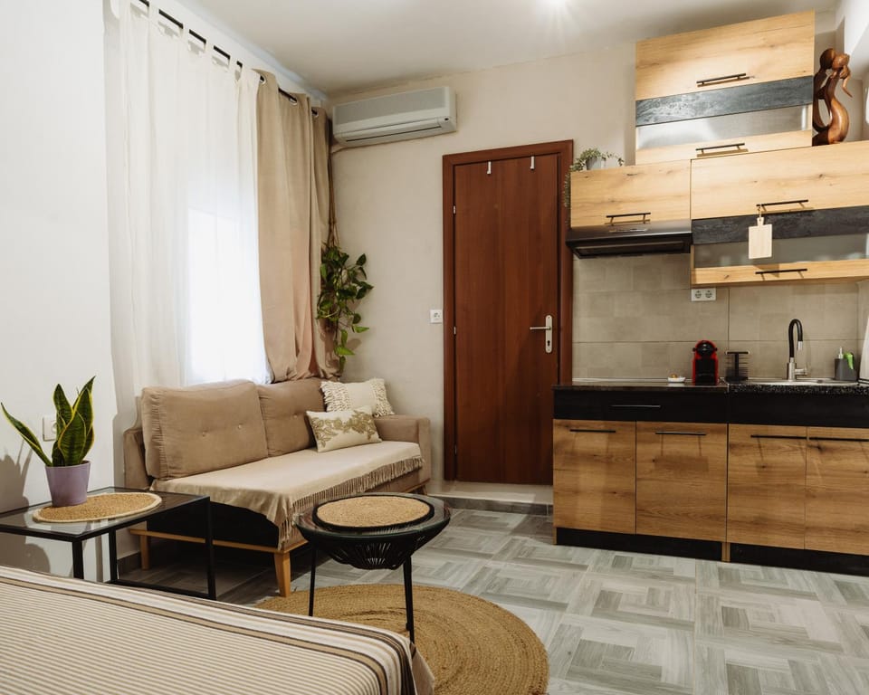 Seating area, kitchen