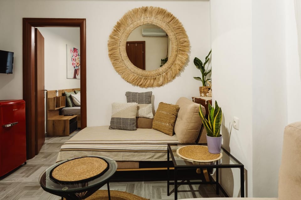 Living room, Seating area