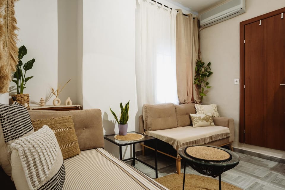 Living room, Seating area, air conditioner