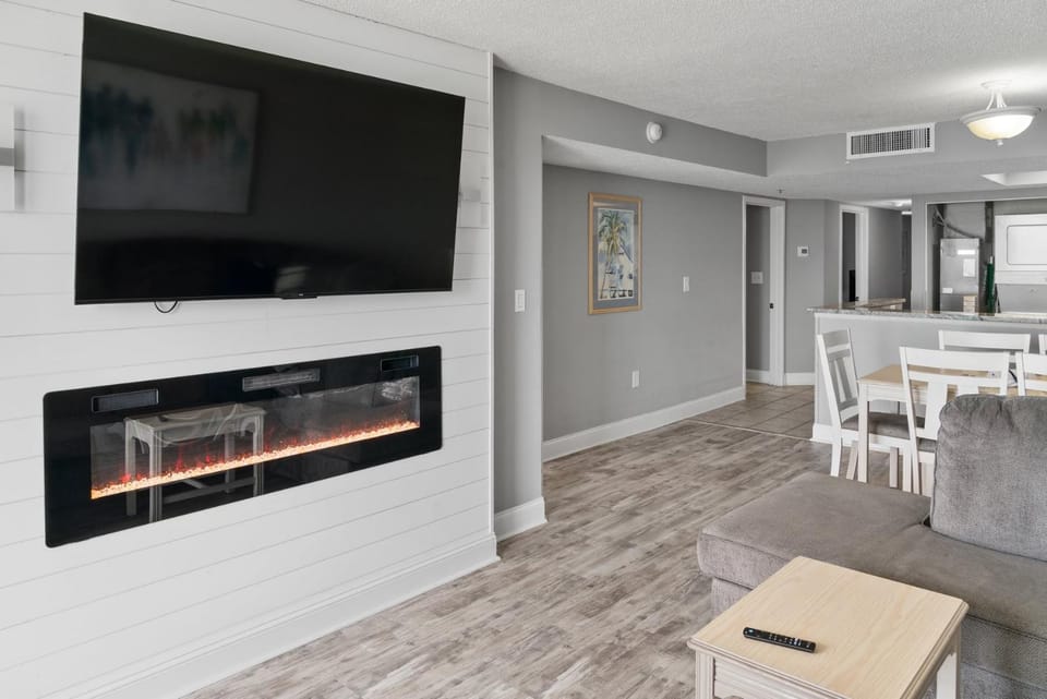 Direct Oceanfront 3 bedroom Condo - Compass Cove North Tower 1020 House in Myrtle Beach