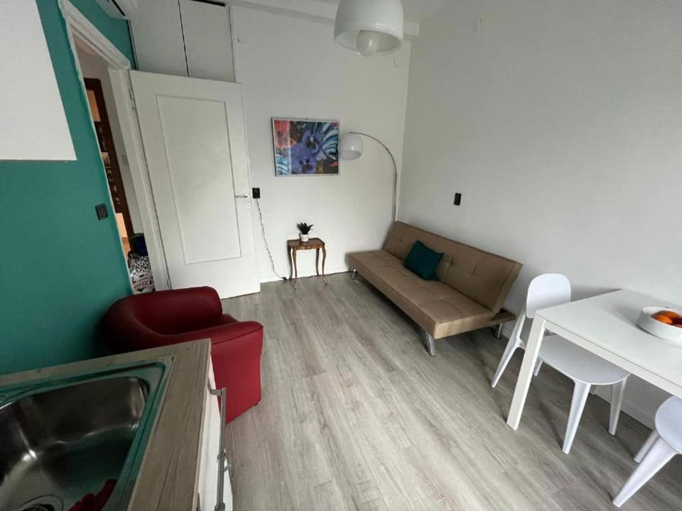 Olimpia Fidias bilocale isola Apartment in Milan