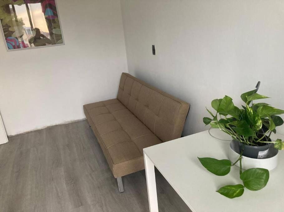Olimpia Fidias bilocale isola Apartment in Milan