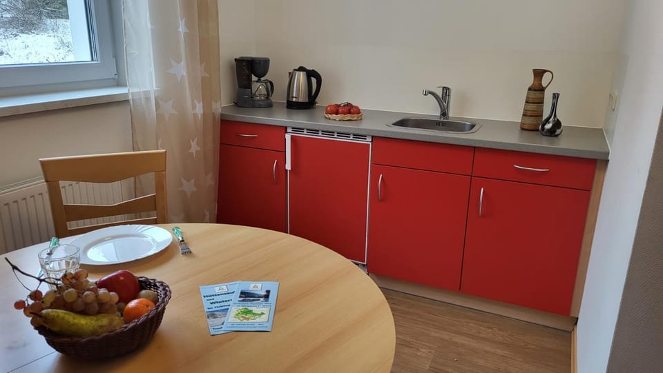 Coffee/tea facilities, Food
