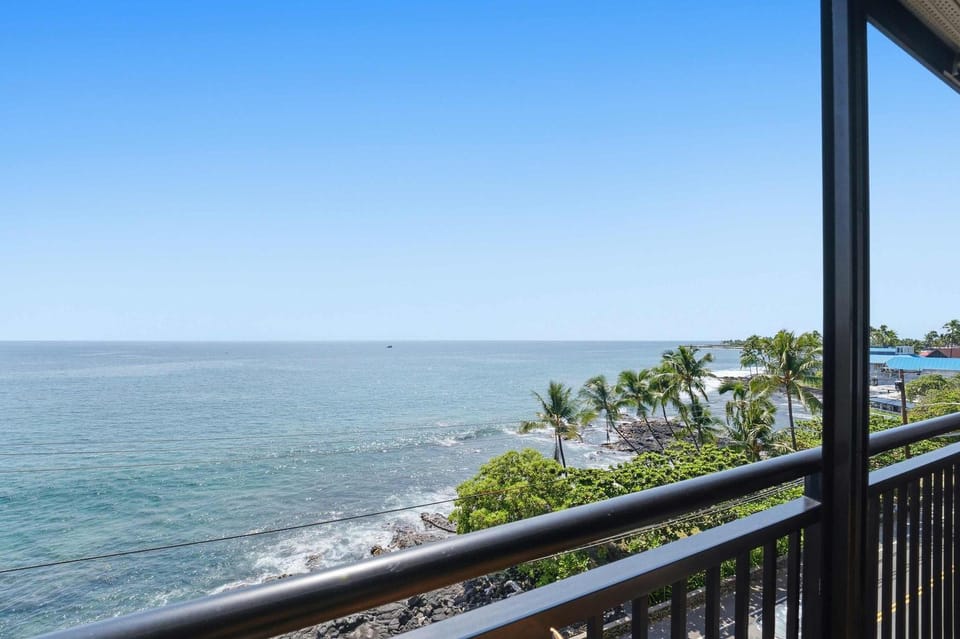 Kona Ali'i 502 House in Holualoa
