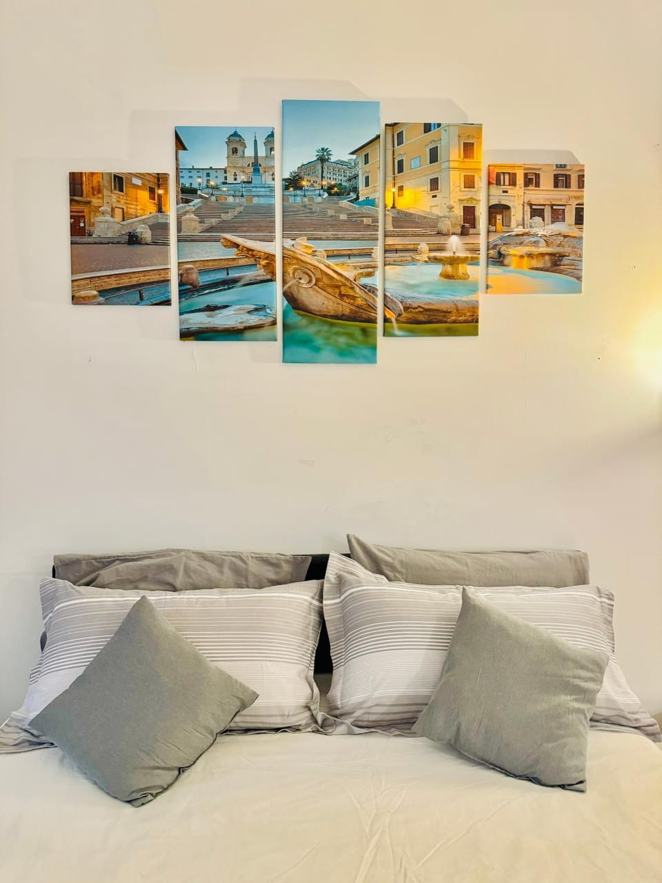 Bed, Photo of the whole room, Decorative detail, Bedroom