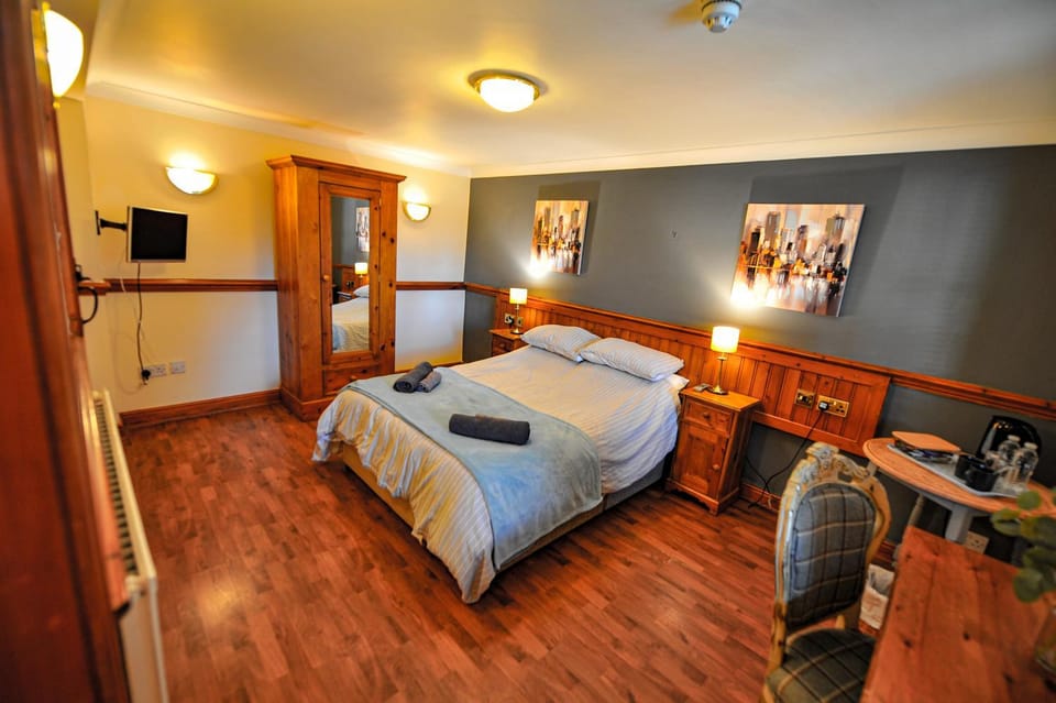 The Coachman Pub, Hartford, ROOM ONLY Hotel in Northwich