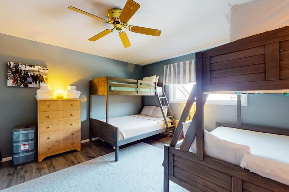 Smugglers' Notch Resort Slopeside 39 Apartment in Cambridge