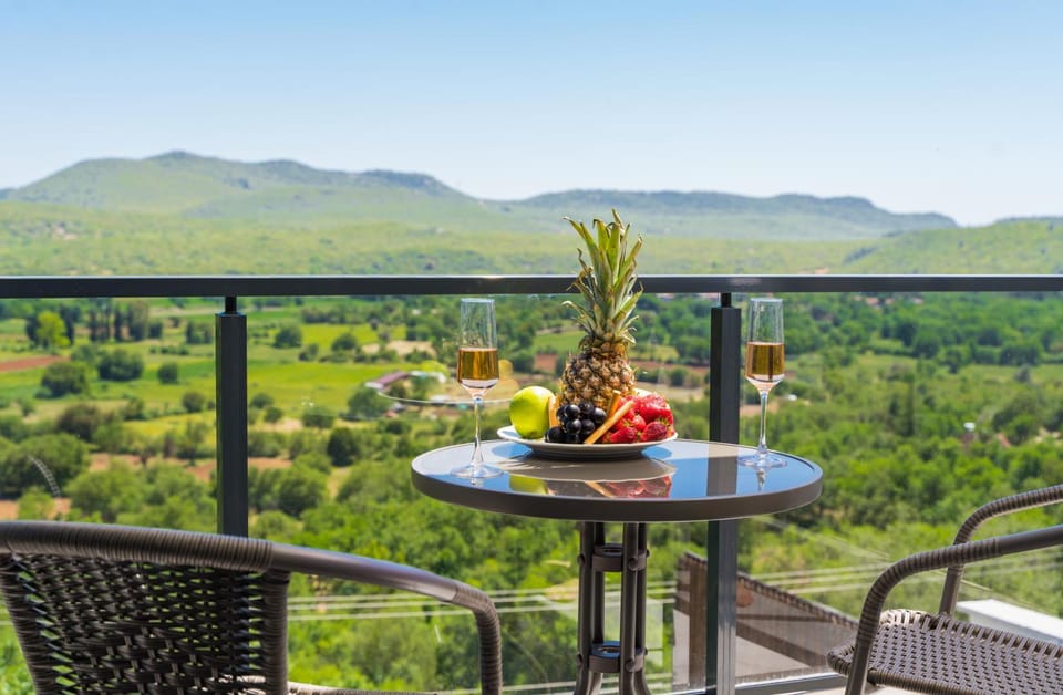 Spring, Day, Natural landscape, View (from property/room), Balcony/Terrace