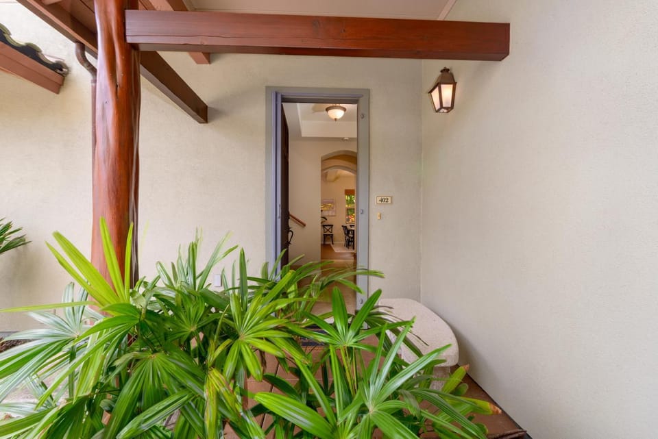 Property building, Facade/entrance