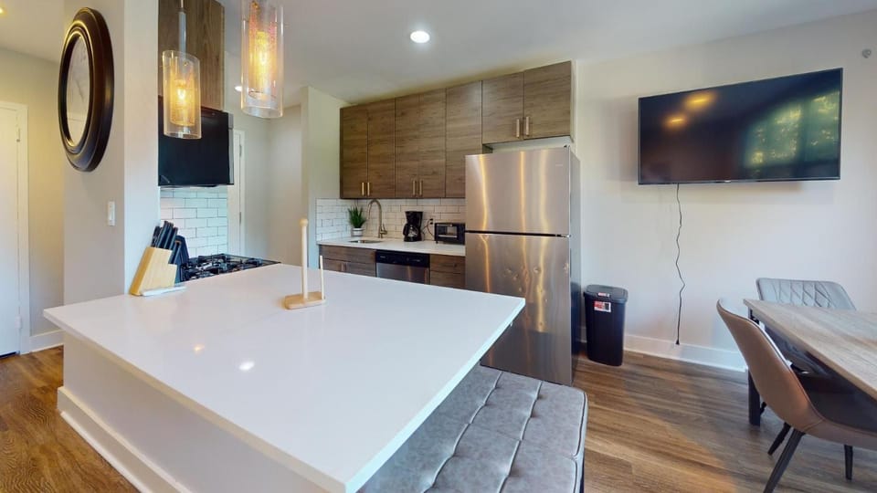 Avenue B234 2Bedroom With Pool, Gym, Parking Apartment in Philadelphia