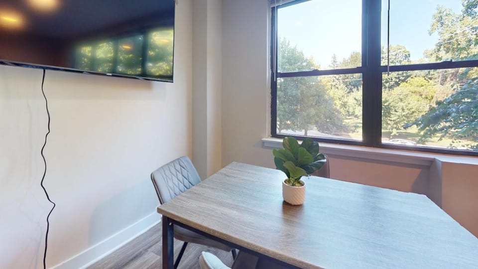 Avenue B234 2Bedroom With Pool, Gym, Parking Apartment in Philadelphia