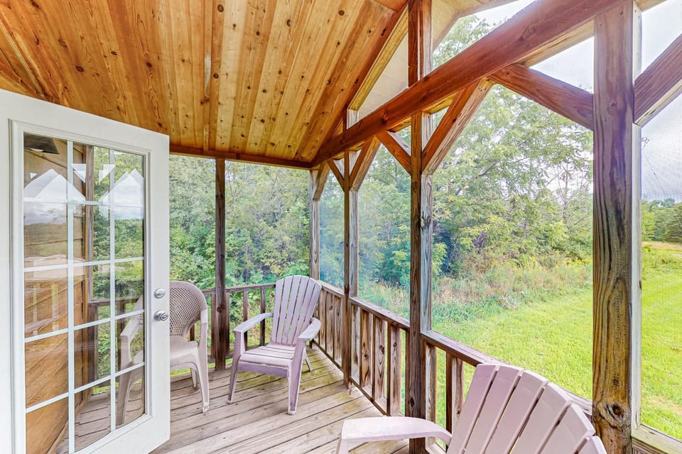 Seneca Lake Serenity & Sunny Serenity House in Finger Lakes