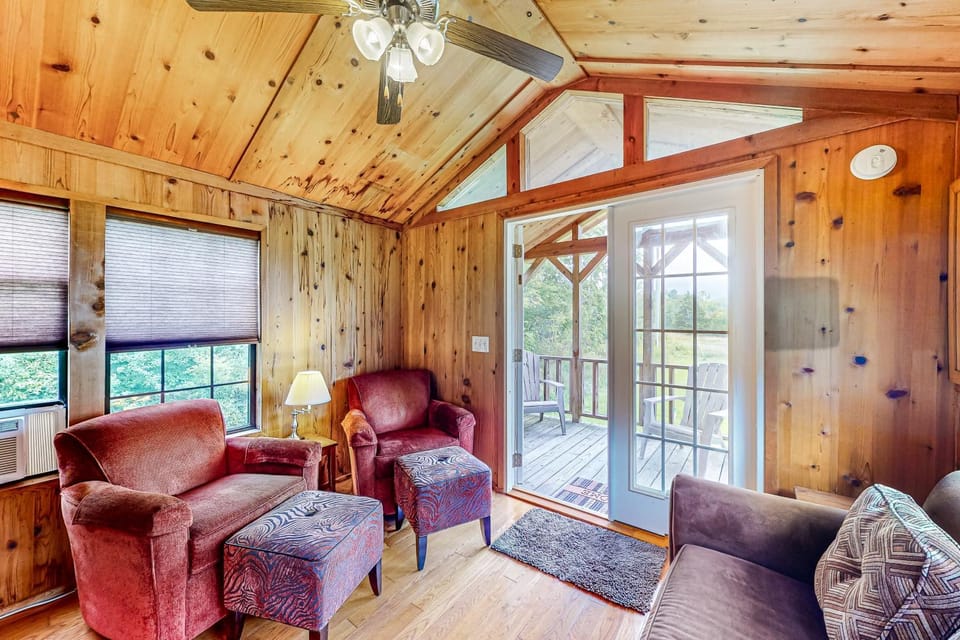 Seneca Lake Serenity & Sunny Serenity House in Finger Lakes