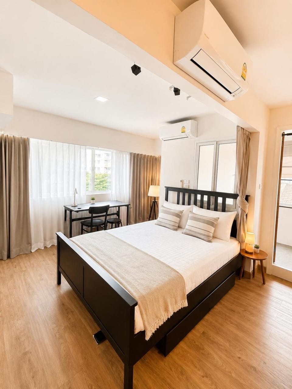 Spacious Cozy Studio on Nimman main road Apartment in Chiang Mai