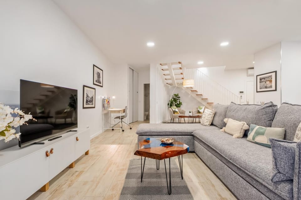 TV and multimedia, Living room, Seating area