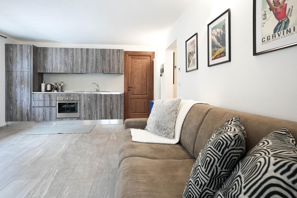 Kitchen or kitchenette, Living room, pet friendly