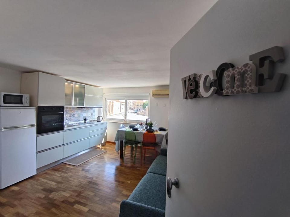 Kitchen or kitchenette, minibar, pet friendly, stove