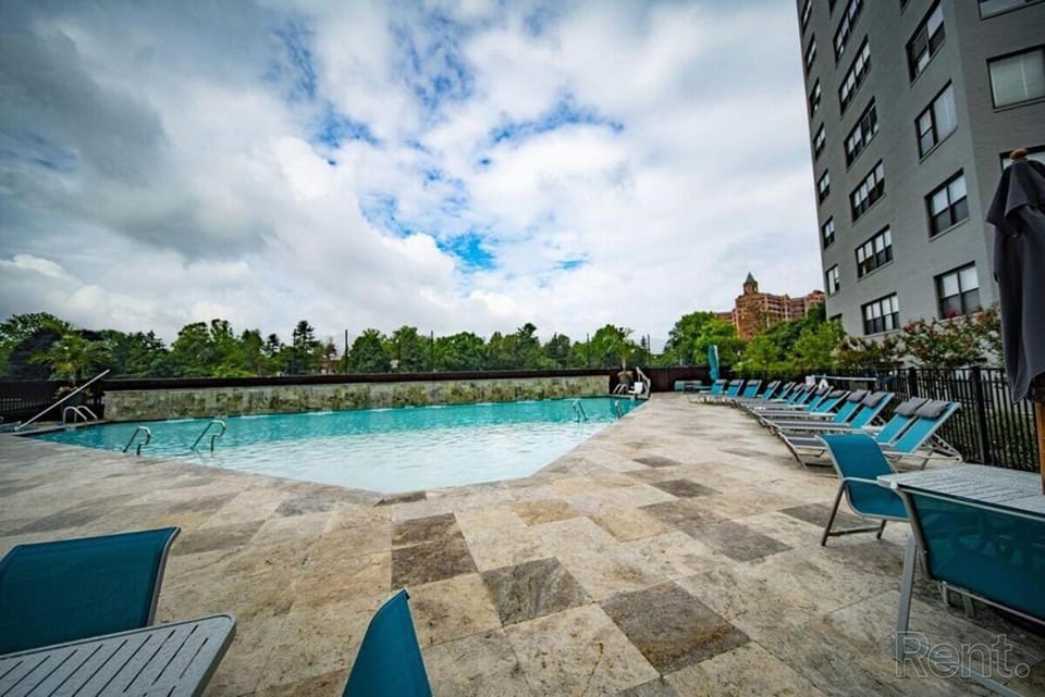 Avenue A909 Comfy 2Br, Pool, Gym, Parking Apartment in Philadelphia