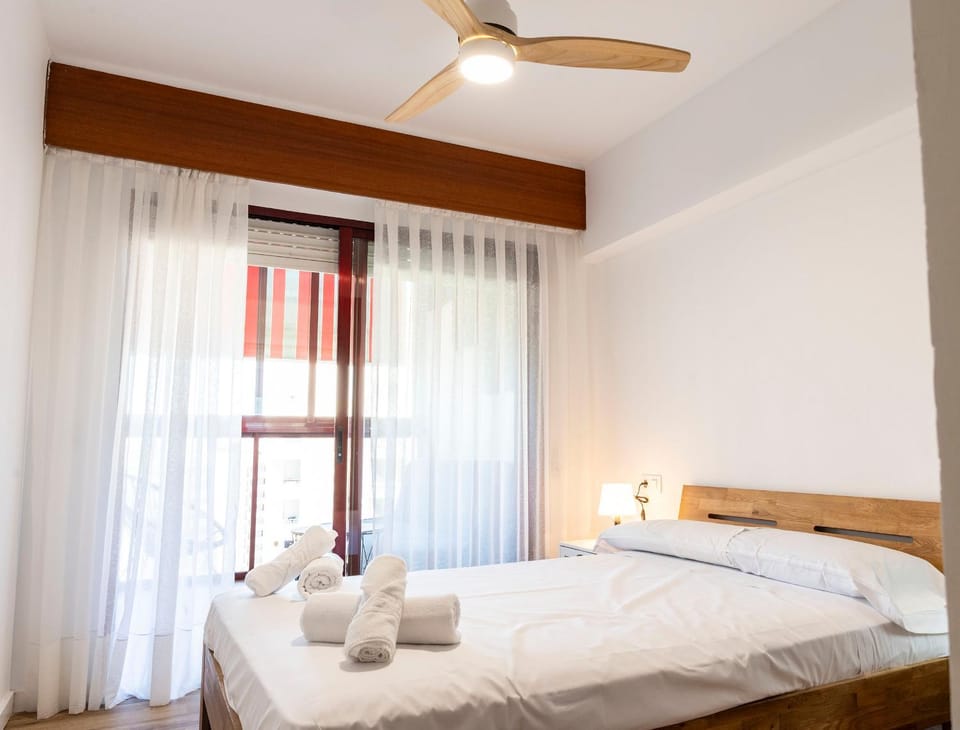 Bed, Bedroom, fireplace, towels