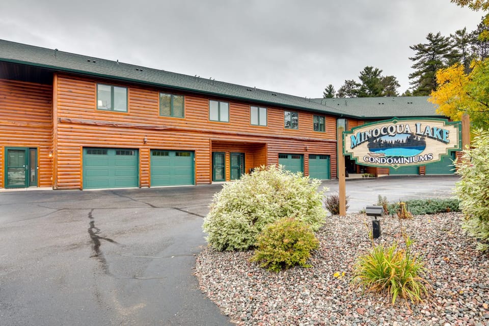 Lake Minocqua Condo w/ Shared Fire Pit! House in Minocqua Lake