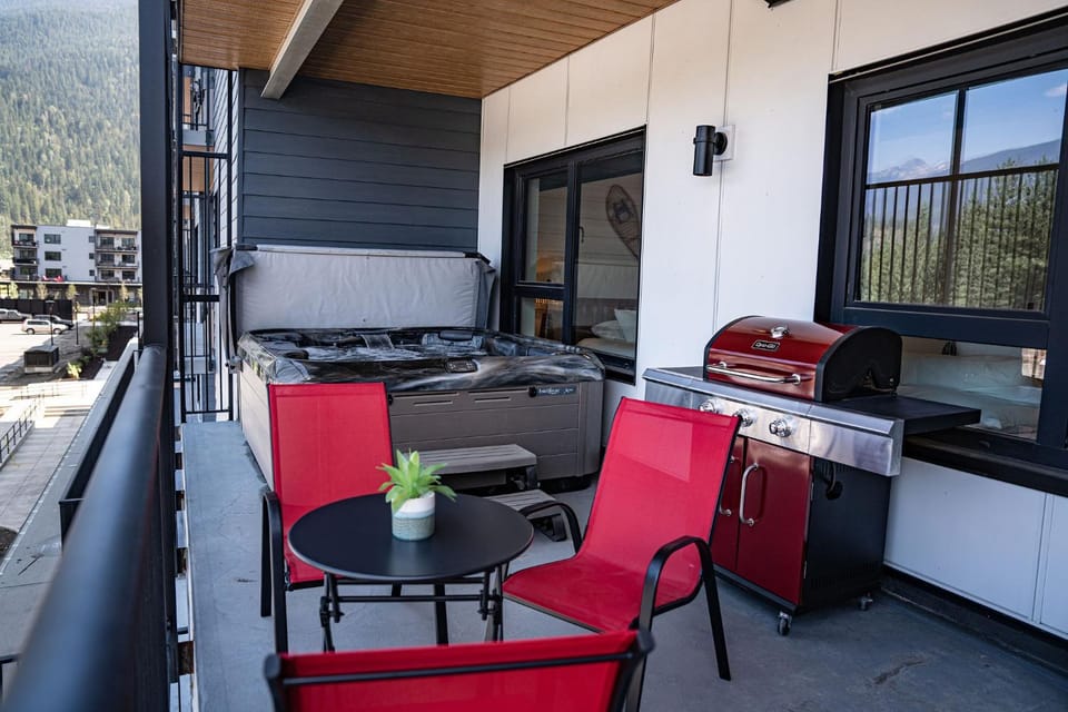 Alpine Haven by Revelstoke Vacations Apartment in Revelstoke