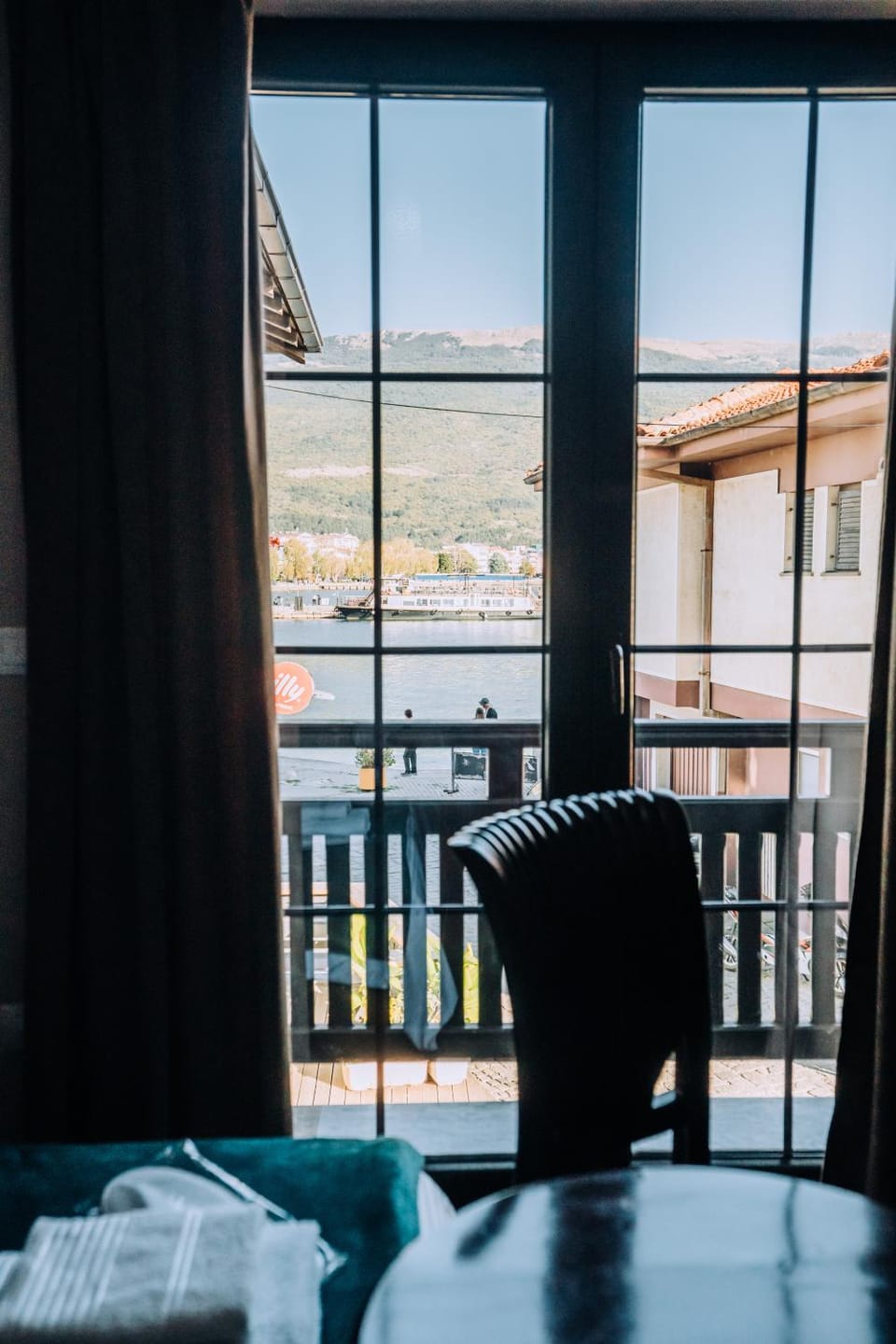 Day, Natural landscape, View (from property/room), Balcony/Terrace, Seating area, Bedroom, Lake view, Mountain view