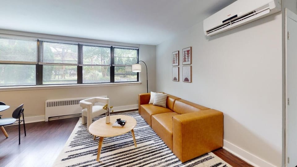 Avenue B152 Perfect 2br! Pool Parking Gym Apartment in Philadelphia
