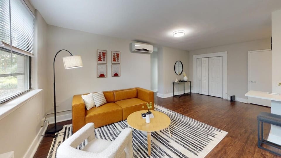 Avenue B152 Perfect 2br! Pool Parking Gym Apartment in Philadelphia