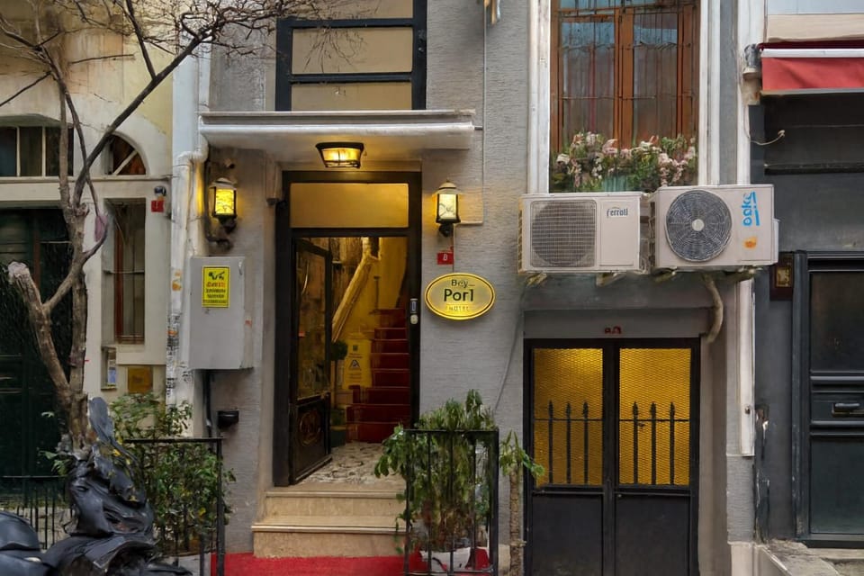 Property building, Facade/entrance, Day