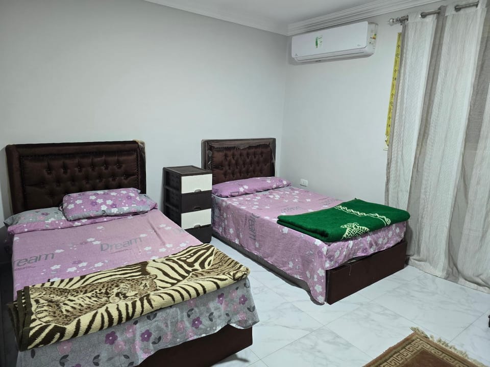 Photo of the whole room, Bedroom, air conditioner