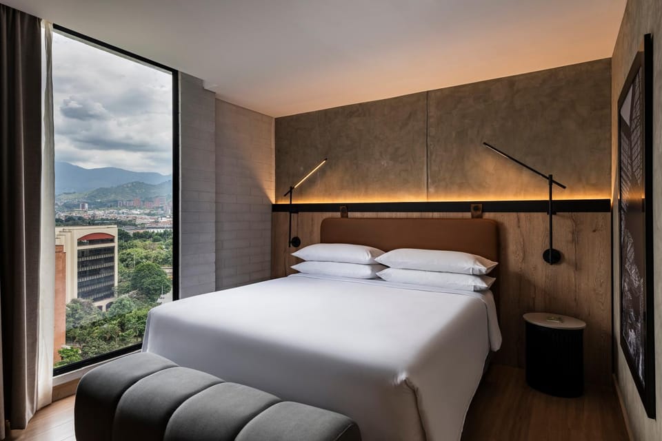 Bed, Natural landscape, Photo of the whole room, Mountain view