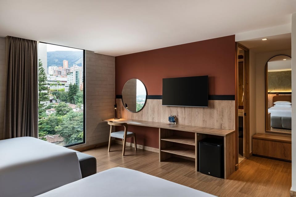 Bed, TV and multimedia, Photo of the whole room