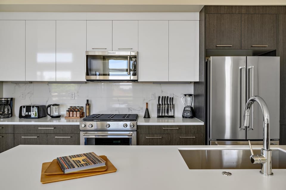 Kitchen or kitchenette, kitchen