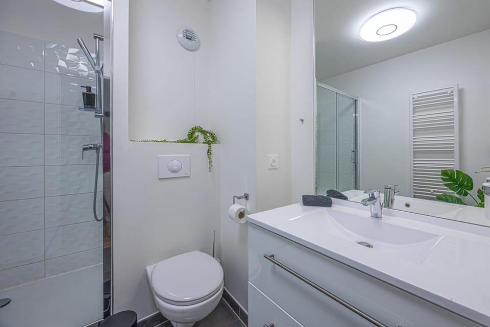 Shower, Bathroom