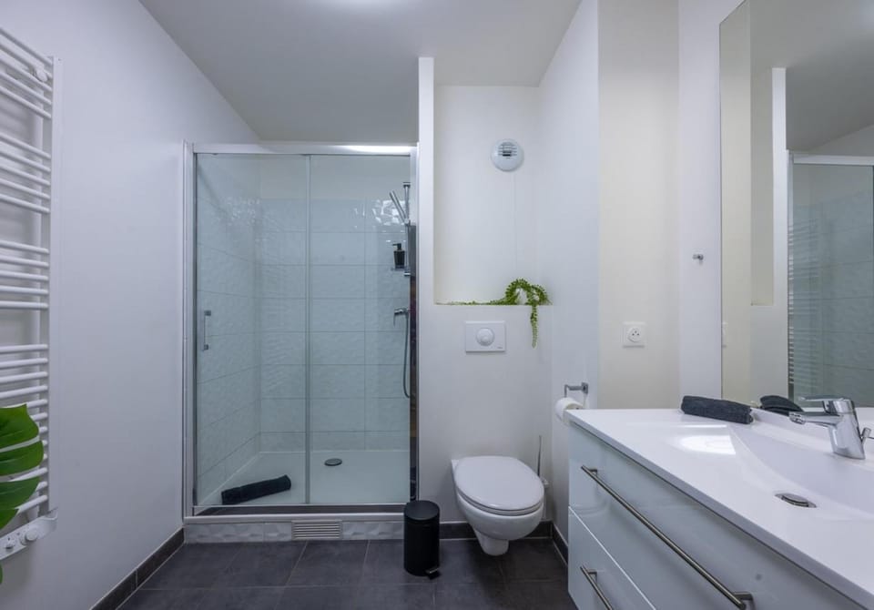 Shower, Bathroom