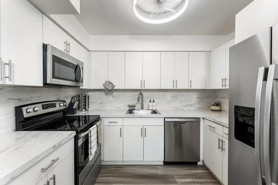Sunrise Getaway House in Lauderhill