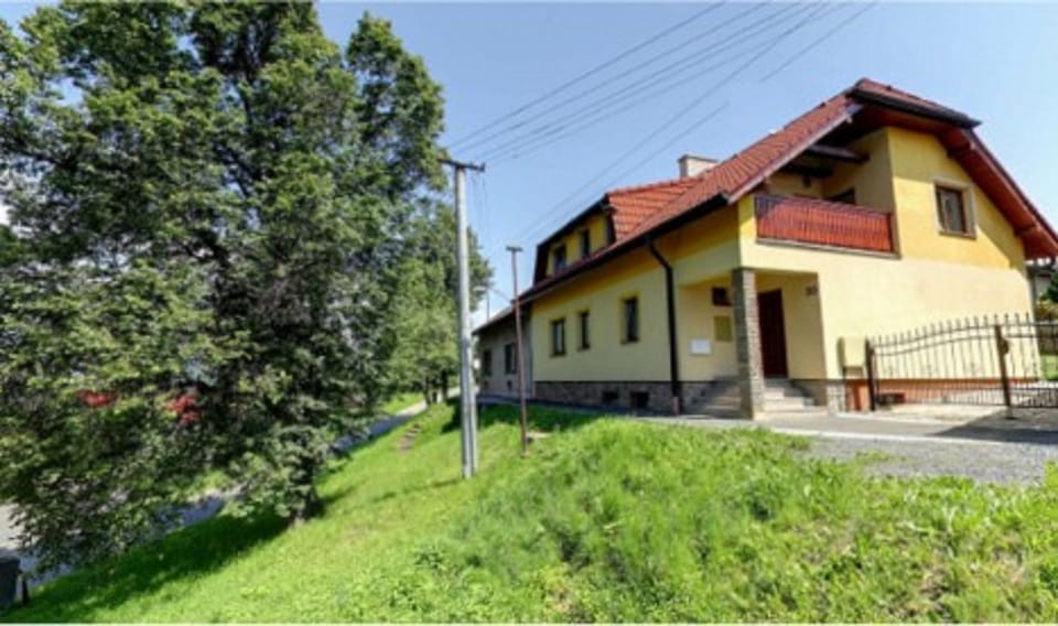 Property building, Facade/entrance, Spring, Day