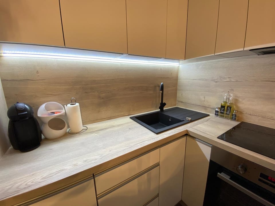 Kitchen or kitchenette, pet friendly, stove